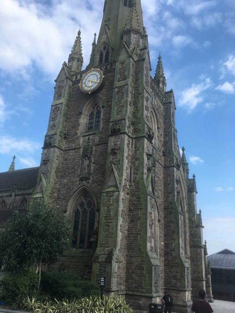 ru_35-768x1024-1 Reino Unido