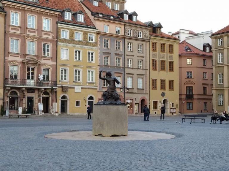 est_varsovia-scaled-1-768x576-1 Varsovia